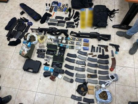 الشرطة : احباط عملية قتل وضبط كمية كبيرة من الاسلحة على خلفية شجار بالرينة
